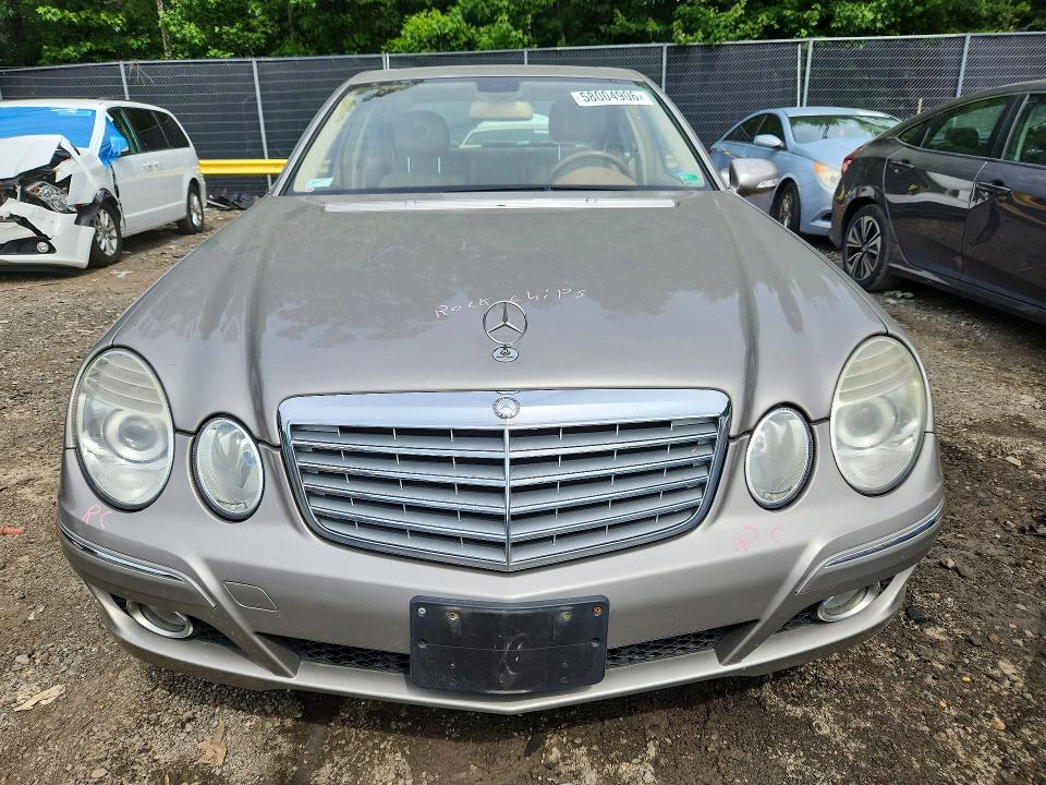 2008 Mercedes-benz E-klasse VIN WDBUF87X28B202614 COPART salvage auction — SIDE, Md - Cert Of Salvage > 75% Damage, sold $550 on 2026-07-31 (photo 5)