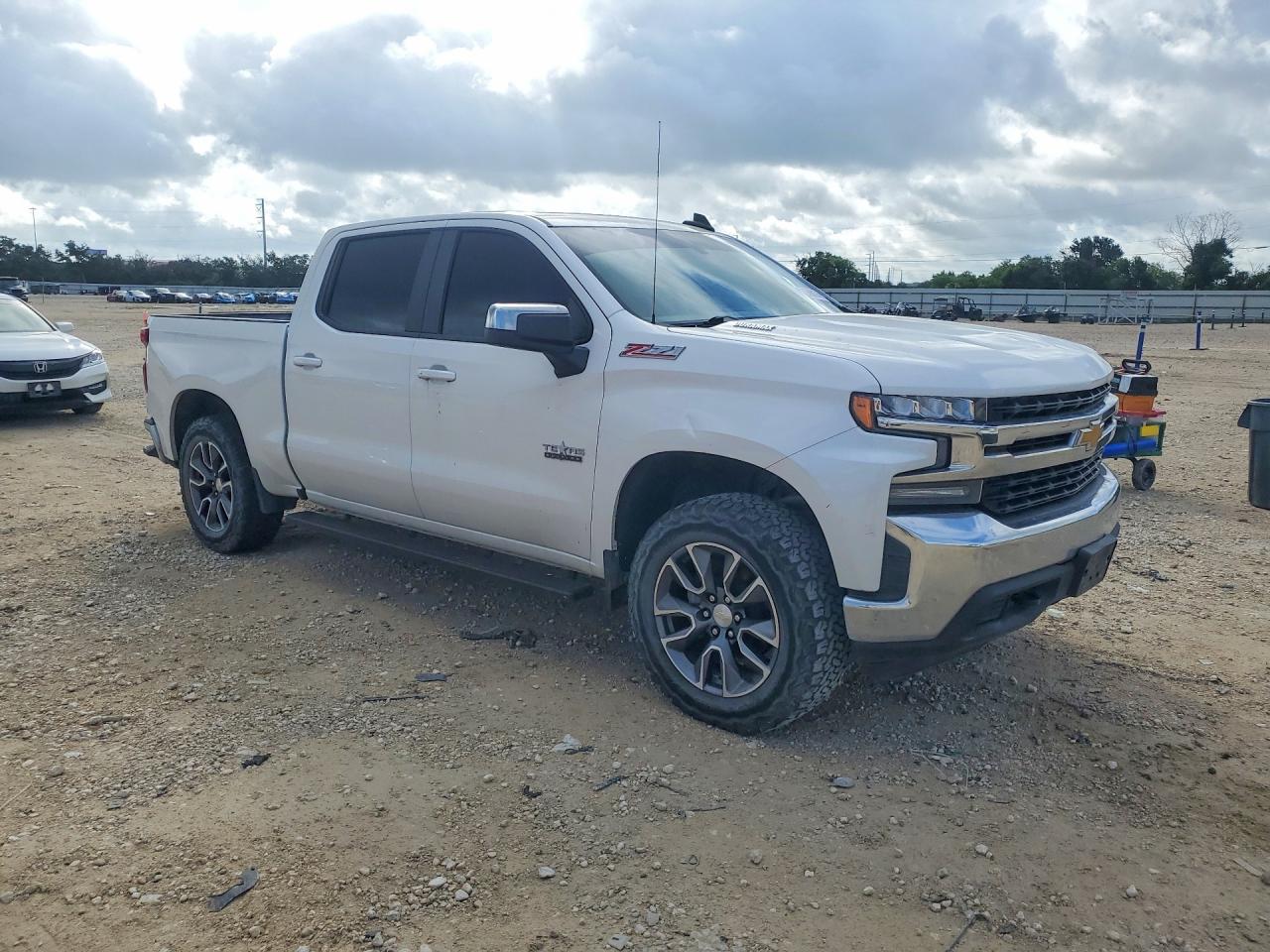 2020 Chevrolet Silverado 1500 VIN 3GCUYDET0LG272004 COPART salvage auction — Minor Dent/Scratches, TX - CERTIFICATE OF TITLE, sold $7,900 on 2026-07-09 (photo 4)