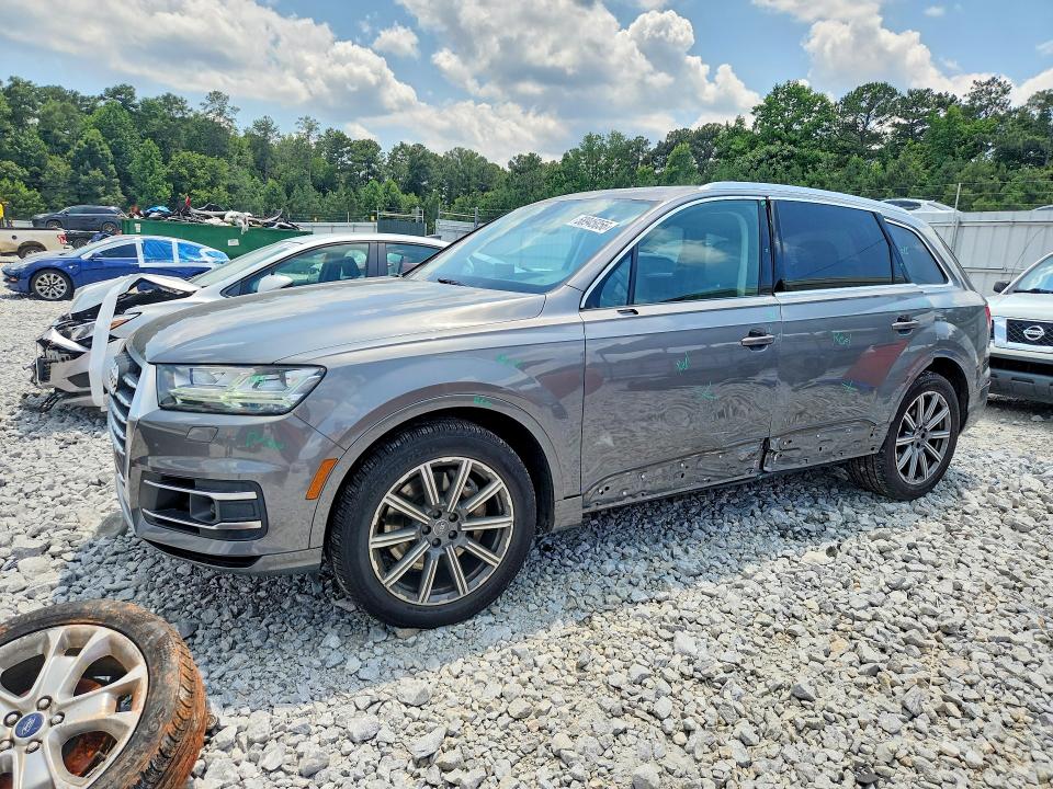 2017 Audi Q7 VIN WA1VAAF77HD044041 — COPART salvage auction photo