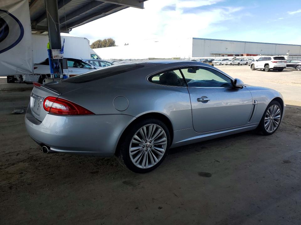 2011 Jaguar Xk series VIN SAJWA4FB1BLB39034 COPART salvage auction — MINOR DENT/SCRATCHES, CA - DIS/DLR/EXP ONLY CLEAN TITLE, sold $3,200 on 2026-07-16 (photo 3)