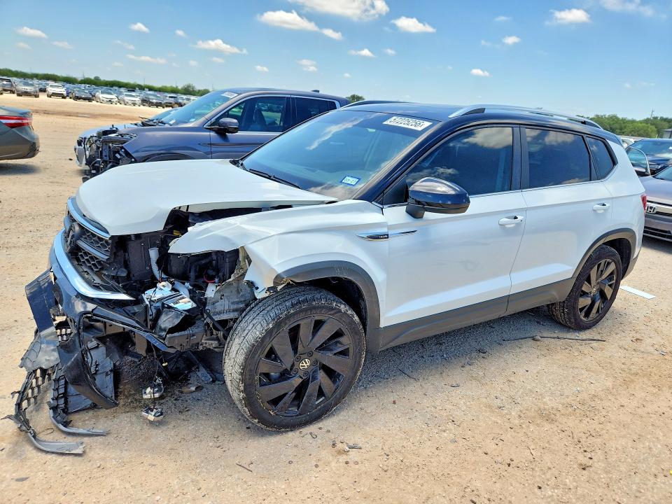 2024 Volkswagen VIN 3VVVX7B24RM015704 COPART salvage auction — FRONT END, Salvage Title, sold $7,400 on 2026-08-27 (photo 1)