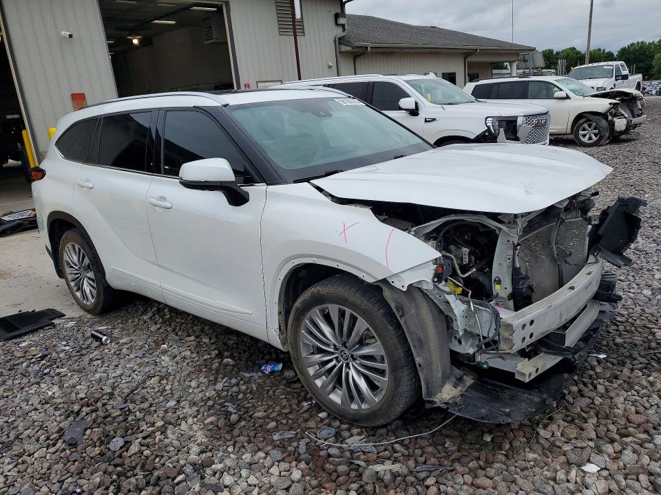 2022 Toyota Highlander VIN 5TDFZRBH8NS220983 COPART salvage auction — FRONT END, Mo - Salvage Certificate Of Title, sold $23,800 on 2026-07-28 (photo 4)