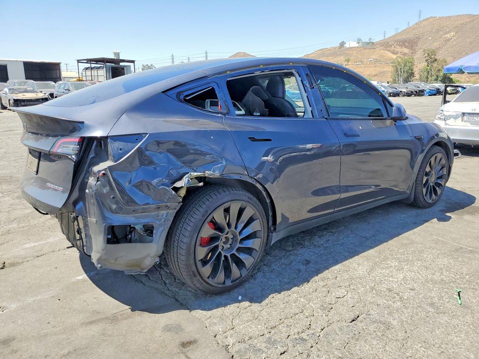 2022 Tesla Model y VIN 7SAYGDEF6NF491365 COPART salvage auction — REAR END, Ca - Salvage Certificate, sold $9,700 on 2026-07-16 (photo 3)