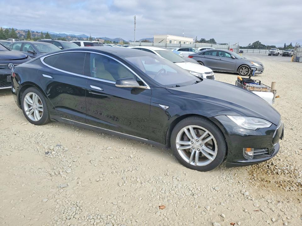 2014 Tesla VIN 5YJSA1H19EFP35397 COPART salvage auction — SIDE, Ca - Salvage Certificate, sold $2,000 on 2026-07-09 (photo 4)