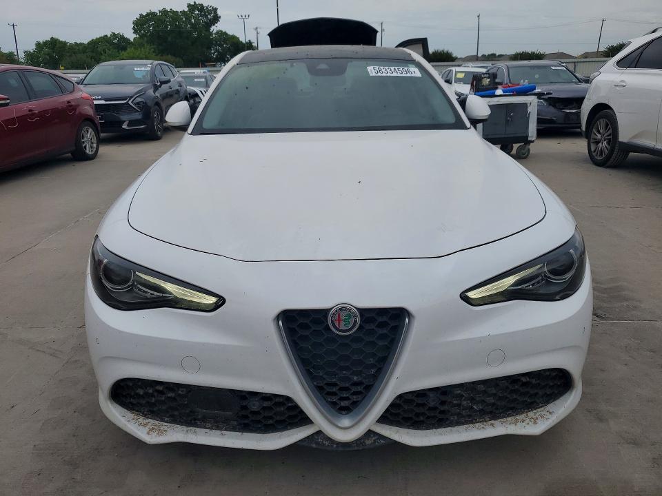 2017 Alfa romeo Giulia VIN ZARFAECN2H7552183 COPART salvage auction — WATER/FLOOD, Tx - Salvage Title-Flood Damage, sold $2,000 on 2026-07-23 (photo 5)