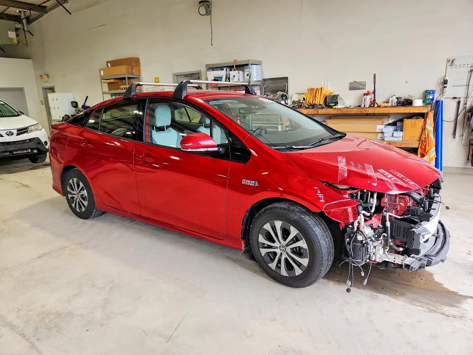 2020 Toyota Prius VIN JTDKARFP0L3138591 COPART salvage auction — FRONT END, PA - CERTIFICATE OF SALVAGE, sold $8,200 on 2026-07-10 (photo 4)