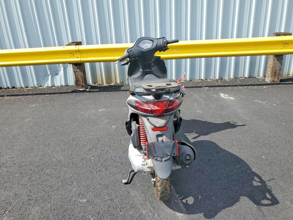 2022 Piaggio VIN ZAPM898G1N7003194 COPART salvage auction — FRONT END, Or - Salvage Title Certificate, sold $80 on 2026-07-09 (photo 4)