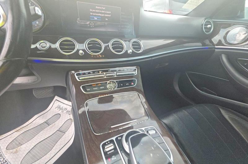 2019 Mercedes-benz E-class VIN WDDZF4JB7KA508000 COPART salvage auction — NORMAL WEAR, Fl - Certificate Of Title (P), sold $9,100 on 2026-07-17 (photo 9)