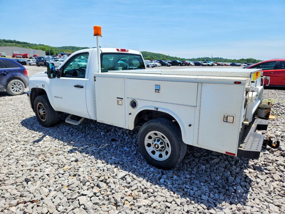 2013 Chevrolet Silverado 3500 VIN 1GB3KZCG4DF239367 COPART salvage auction — MINOR DENT/SCRATCHES, Tn - Certificate Of Title, sold $3,550 on 2026-07-07 (photo 2)