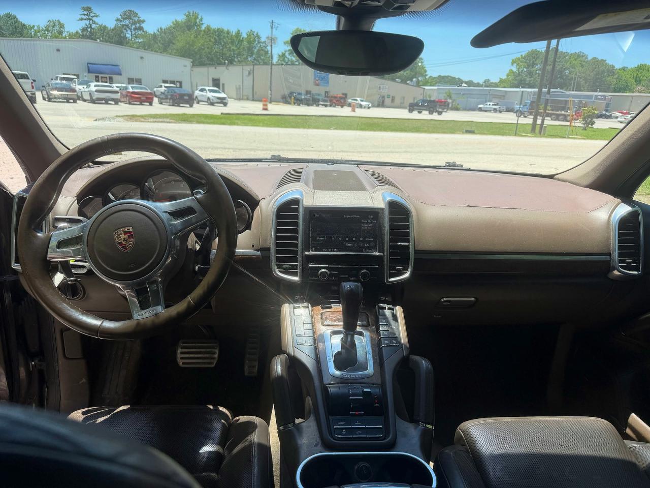 2012 Porsche Cayenne VIN WP1AE2A27CLA91108 COPART salvage auction — Minor Dent/Scratches, ME - DEALER ONLY CLEAN TITLE (P), sold $1,050 on 2026-07-02 (photo 9)