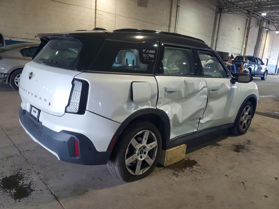 2025 Mini Cooper VIN WMZ23GA02S7R98623 COPART salvage auction — SIDE, Salvage Title, sold $12,300 on 2026-09-29 (photo 3)