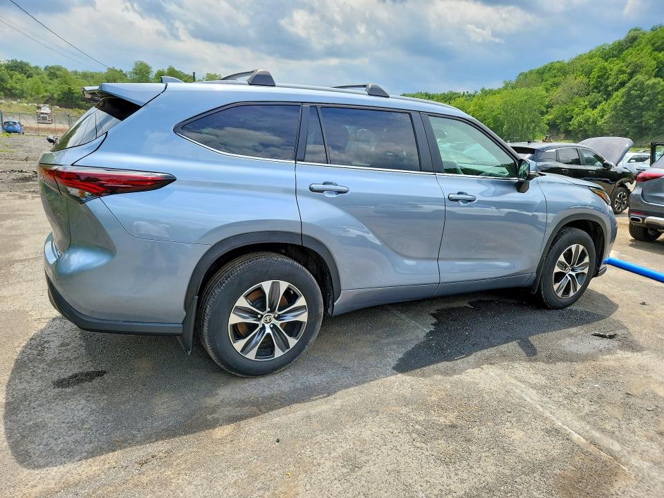 2024 Toyota Highlander VIN 5TDKDRAH6RS052930 COPART salvage auction — REAR END, Nj - Cert Of Title-Salvage, sold $350 on 2026-07-23 (photo 3)