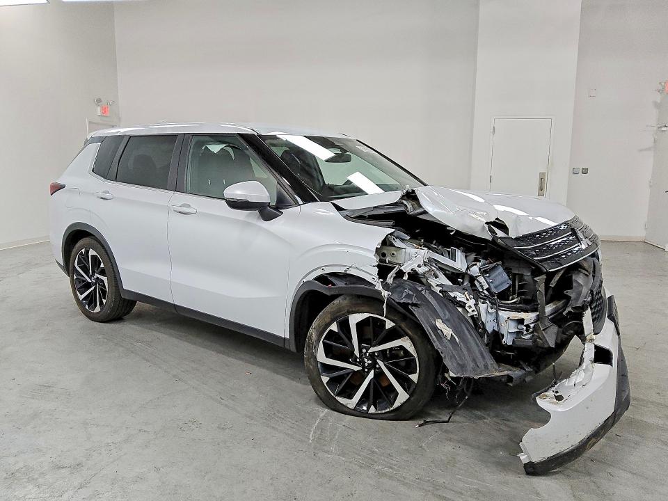 2022 Mitsubishi Outlander VIN JA4J4TA88NZ033159 COPART salvage auction — FRONT END, WV - CERTIFICATE OF TITLE, sold $5,100 on 2026-07-09 (photo 4)