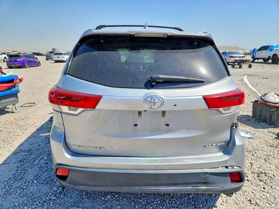2017 Toyota VIN 5TDJZRFH6HS465225 COPART salvage auction — SIDE, UT - SALVAGE CERTIFICATE, sold $11,100 on 2026-07-31 (photo 6)