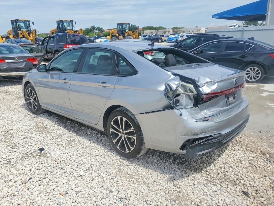 2025 Volkswagen Jetta VIN 3VWBX7BU2SM049324 COPART salvage auction — REAR END, Fl - Cert Of Title Slvg Rebuildable, sold $6,500 on 2026-07-31 (photo 2)