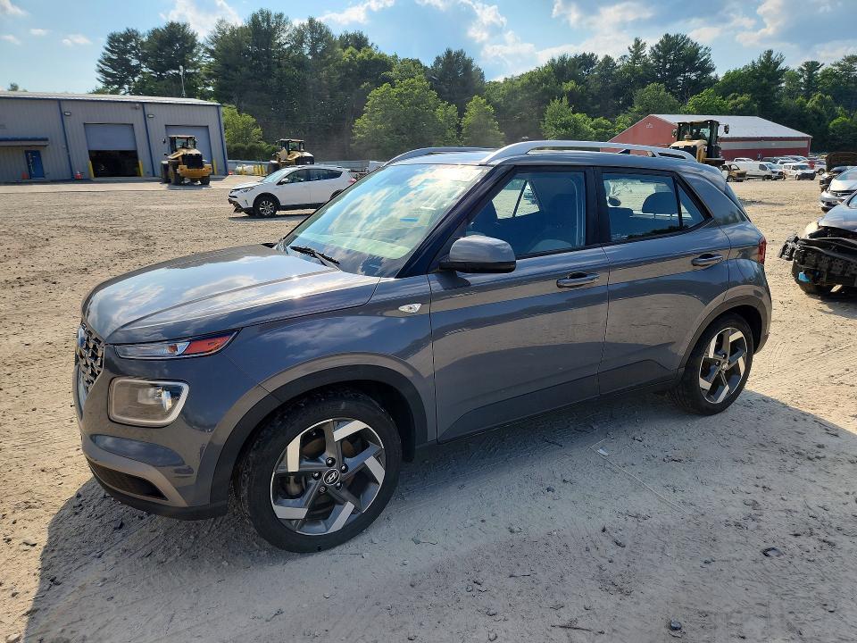 2020 Hyundai Venue VIN KMHRC8A35LU032599 COPART salvage auction — MINOR DENT/SCRATCHES, Mt - Certificate Of Title, sold $2,800 on 2026-07-09 (photo 1)