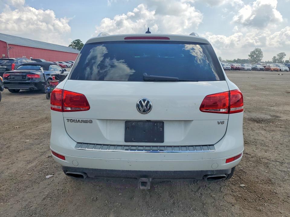 2014 Volkswagen Touareg VIN WVGEF9BP3ED006728 COPART salvage auction — FRONT END, On - Permit Salvage, sold $1,200 on 2026-07-14 (photo 6)