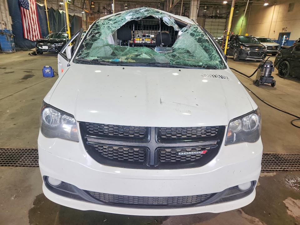 2019 Dodge Grand caravan VIN 2C4RDGBG8KR704230 COPART salvage auction — SIDE, MI - SCRAP CERTIFICATE OF TITLE, sold $400 on 2026-07-28 (photo 5)