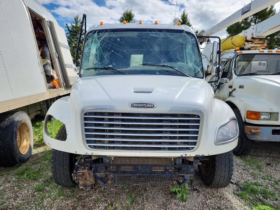 2021 Freightliner M2 106 VIN 3ALACWFC5MDMM7196 COPART salvage auction — ROLLOVER, MN - CERT OF TITLE-SALVAGE, sold $8,000 on 2026-08-26 (photo 5)