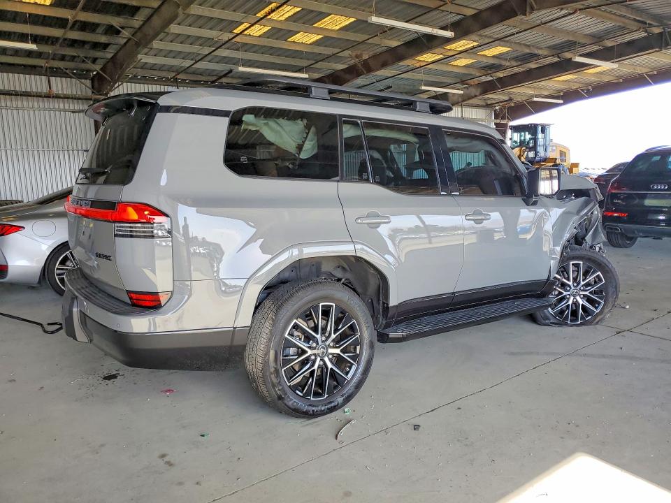2024 Lexus Gx 550 VIN JTJTBCDX1R5019959 COPART salvage auction — FRONT END, CA - SALVAGE CERTIFICATE, sold $30,250 on 2026-07-13 (photo 3)