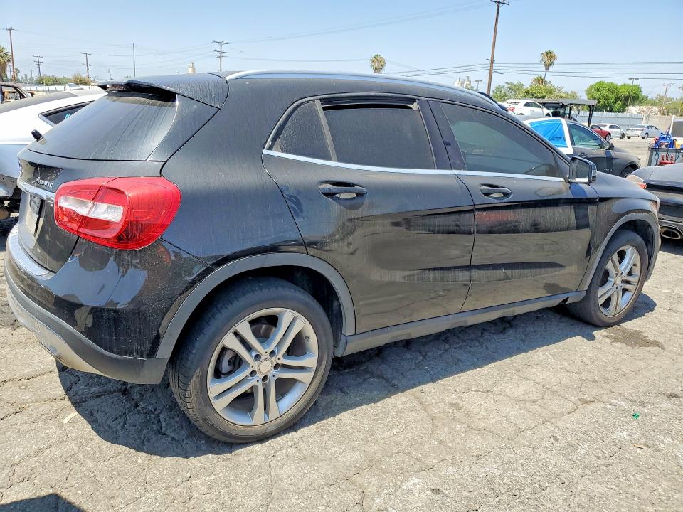 2017 Mercedes-benz Gla-klasse VIN WDCTG4GB8HJ335921 COPART salvage auction — MINOR DENT/SCRATCHES, Ca - Dis/Dlr/Exp Only Clean Title (P), sold $4,500 on 2026-07-17 (photo 3)