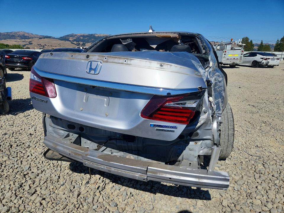 2017 Honda Accord VIN JHMCR6F72HC010693 COPART salvage auction — FRONT END, CA - NON-REPAIRABLE VEHICLE CERT, sold $500 on 2026-07-28 (photo 6)