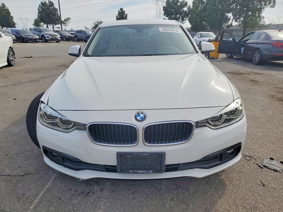 2018 BMW 3er VIN WBA8A9C5XJAD27917 COPART salvage auction — FRONT END, Salvage Title, sold $2,150 on 2026-07-28 (photo 5)