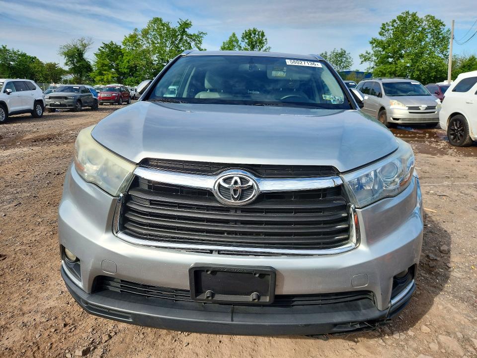 2015 Toyota VIN 5TDJKRFH8FS157006 COPART salvage auction — REAR END, PA - CERTIFICATE OF SALVAGE, sold $5,600 on 2026-07-13 (photo 5)