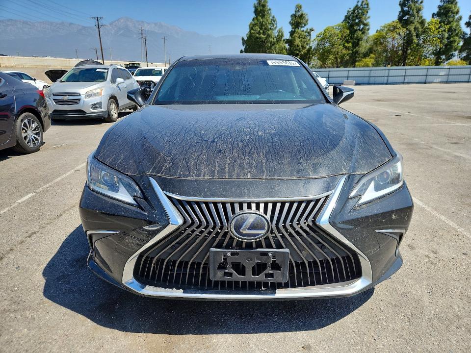 2019 Lexus VIN JTHB21B18K2004401 COPART salvage auction — REAR END, Salvage Title, sold $2,500 on 2026-07-21 (photo 5)