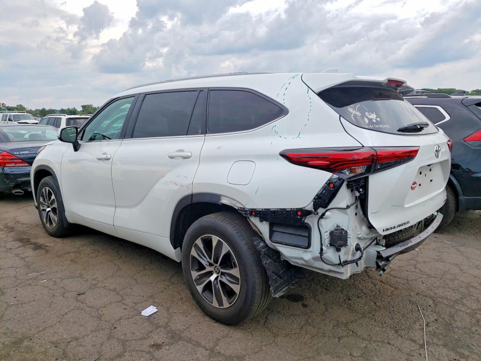 2022 Toyota Highlander VIN 5TDHZRBH1NS569427 COPART salvage auction — REAR END, Ct - Cert Of Title-Salvage, sold $15,200 on 2026-07-24 (photo 2)