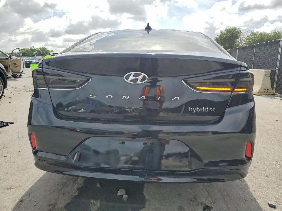2019 Hyundai Sonata VIN KMHE24L37KA088339 COPART salvage auction — SIDE, FL - CERT OF TITLE SLVG REBUILDABLE, sold $2,600 on 2026-07-02 (photo 6)