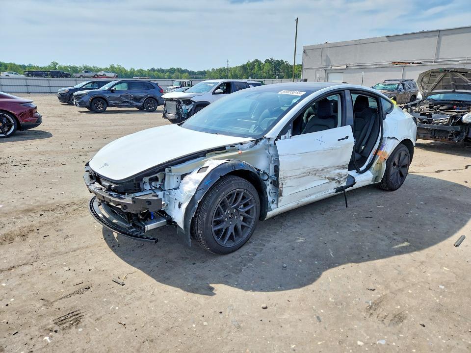2025 Tesla Model 3 VIN 5YJ3E1EB3SF069963 — COPART salvage auction photo