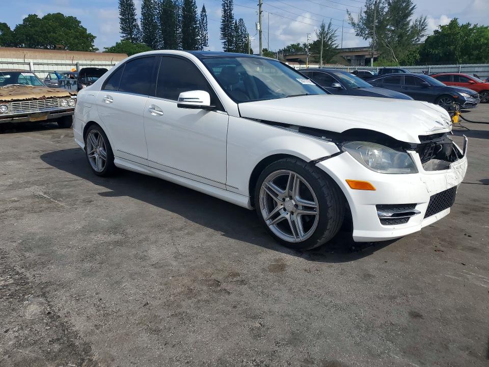 2014 Mercedes-benz C-klasse VIN WDDGF4HB3EG226113 COPART salvage auction — FRONT END, Fl - Cert Of Title Slvg Rebuildable, sold $1,150 on 2026-08-19 (photo 4)