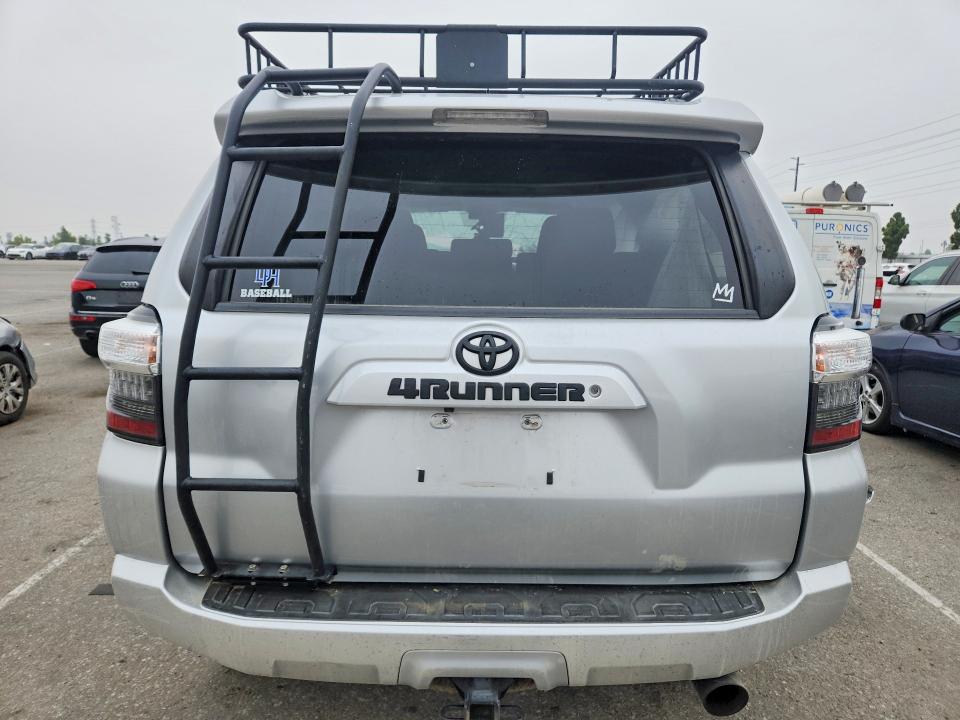 2020 Toyota VIN JTEZU5JR2L5217204 COPART salvage auction — ROLLOVER, CA - SALVAGE CERTIFICATE, sold $5,900 on 2026-07-30 (photo 6)