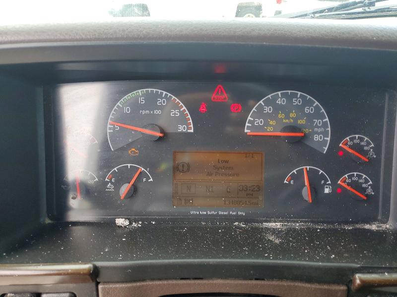 2017 Volvo Vnl VIN 4V4NC9EH0HN954895 COPART salvage auction — MINOR DENT/SCRATCHES, Fl - Certificate Of Title, sold $5,700 on 2026-07-07 (photo 8)