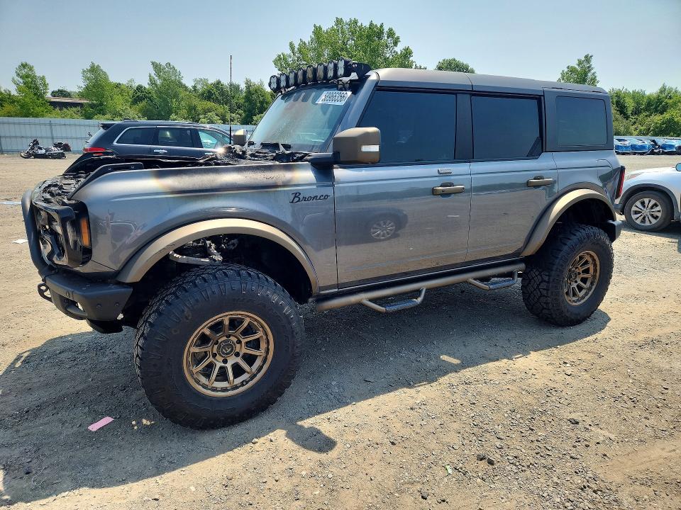 2022 Ford Bronco VIN 1FMDE5BH4NLB49077 — COPART salvage auction photo