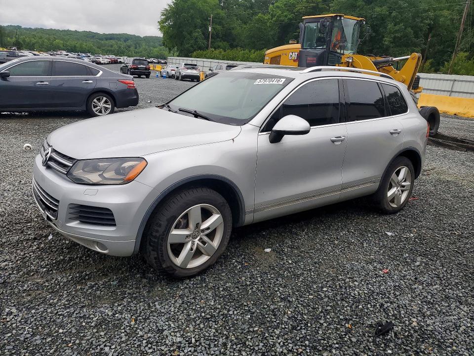 2013 Volkswagen Touareg VIN WVGEF9BPXDD002464 COPART salvage auction — MECHANICAL, Nc - Dealer Only Clean Title, sold $375 on 2026-07-15 (photo 1)