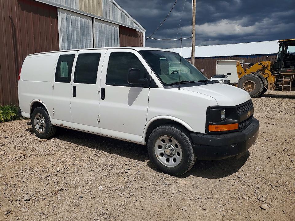 2014 Chevrolet Express VIN 1GCSHAF45E1138202 COPART salvage auction — NORMAL WEAR, Sd - Certificate Of Title, sold $800 on 2026-07-28 (photo 4)