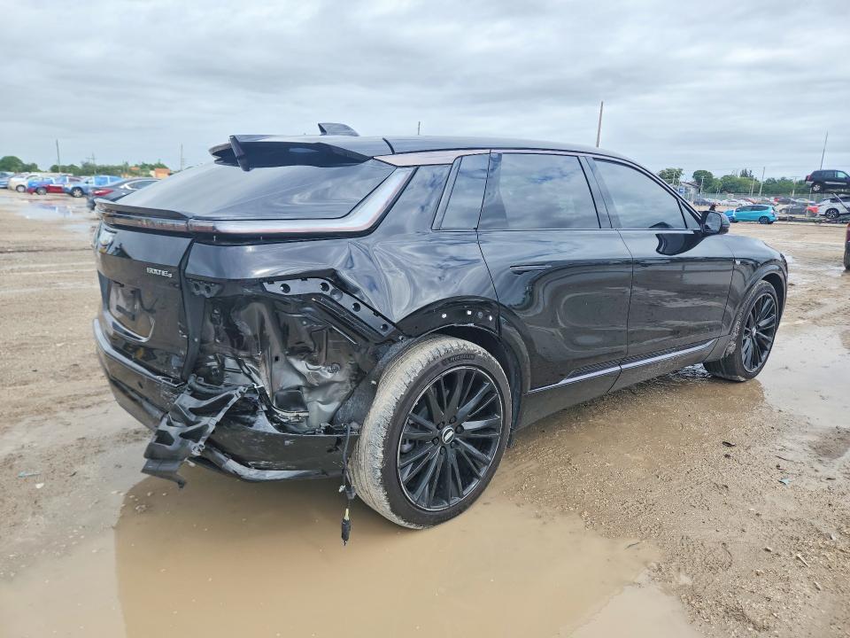 2024 Cadillac Lyriq VIN 1GYKPTRL2RZ137530 COPART salvage auction — REAR END, Fl - Cert Of Title Slvg Rebuildable, sold $14,600 on 2026-08-06 (photo 3)