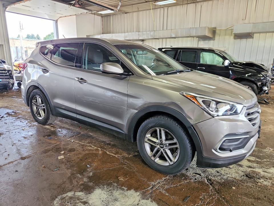2018 Hyundai Santa fe VIN 5XYZT3LB6JG556547 COPART salvage auction — NORMAL WEAR, Il - Certificate Of Title (P), sold $4,400 on 2026-07-29 (photo 4)
