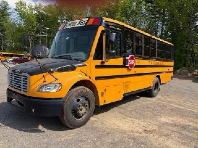 2015 Freightliner Chassis VIN 4UZABPDU9FCGL9813 COPART salvage auction — NORMAL WEAR, MA - CERTIFICATE OF TITLE (P), sold $700 on 2026-07-09 (photo 2)