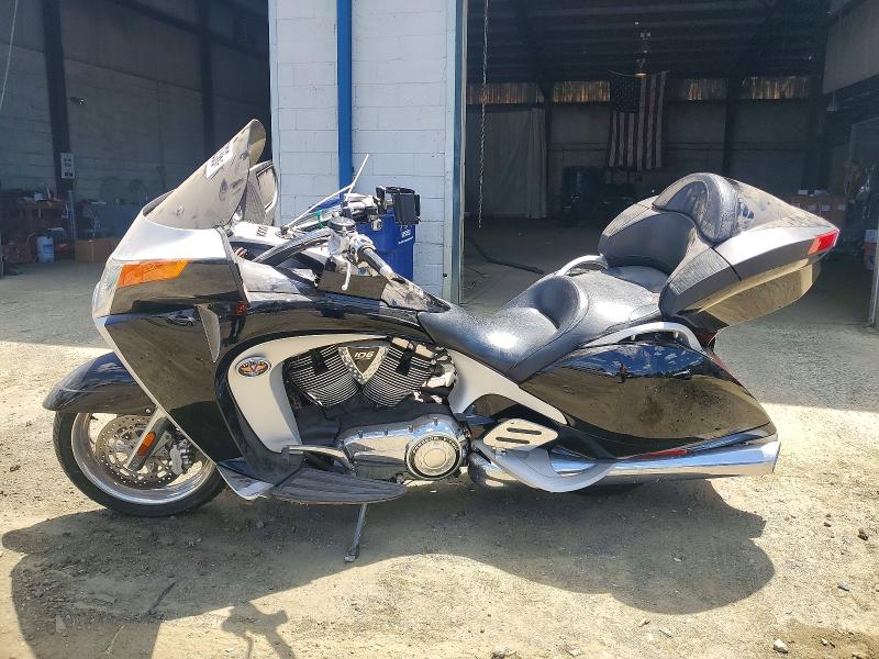 2009 Victory Vision VIN 5VPSD36D493000573 COPART salvage auction — UNDERCARRIAGE, Nj - Cert Of Title-Salvage, sold $2,750 on 2026-07-09 (photo 3)