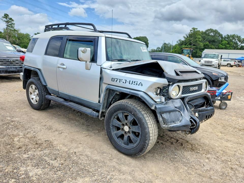 2007 Toyota Fj cruiser VIN JTEZU11F070002499 COPART salvage auction — FRONT END, LA - CERT OF TITLE-SALVAGE, sold $500 on 2026-07-21 (photo 4)