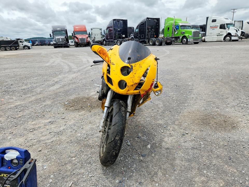 2003 Ducati 749 VIN ZDM1UB3S73B002830 COPART salvage auction — FRONT END, Tn - Salvage Certificate, sold $200 on 2026-07-30 (photo 2)