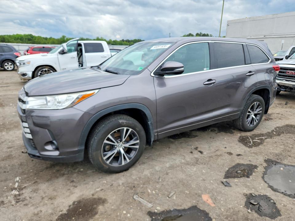 2018 Toyota Highlander VIN 5TDBZRFH1JS838889 COPART salvage auction — UNDERCARRIAGE, Va - Certificate Of Title (P), sold $200 on 2026-07-29 (photo 1)