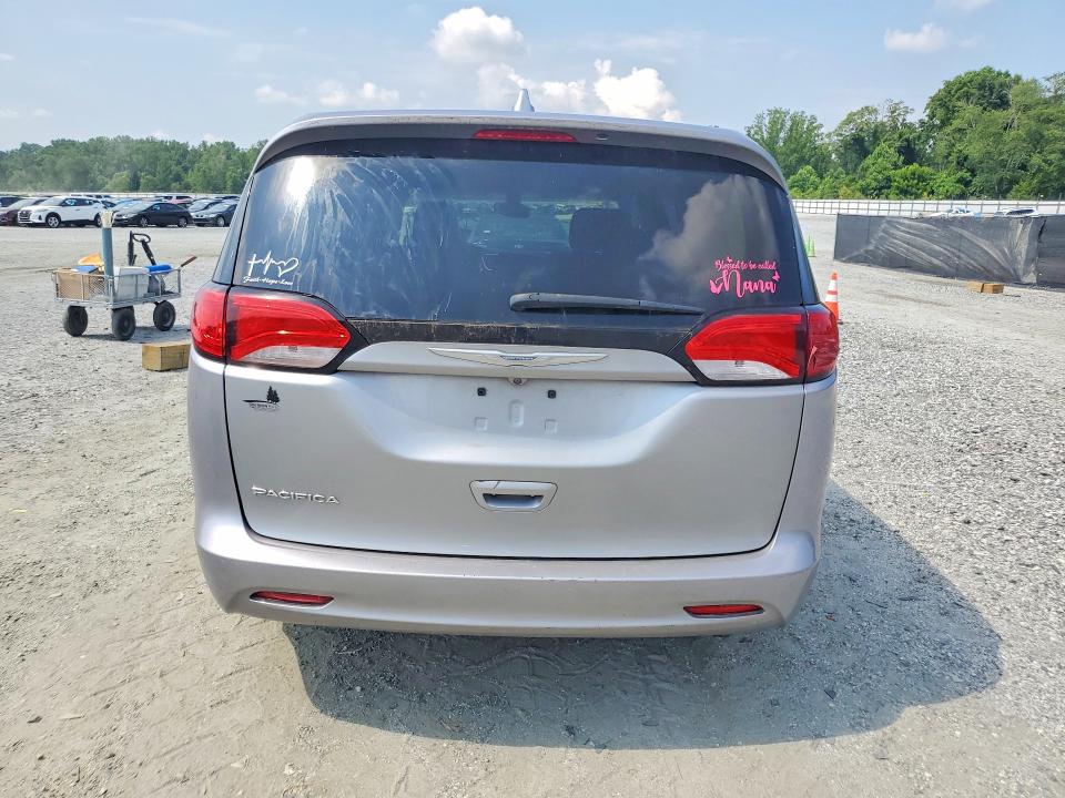 2017 Chrysler Pacifica VIN 2C4RC1DG9HR702900 COPART salvage auction — MECHANICAL, Nc - Certificate Of Title, sold $2,900 on 2026-10-05 (photo 6)