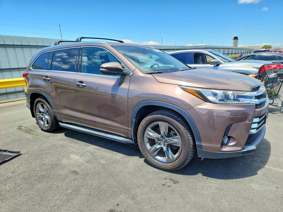 2018 Toyota Highlander VIN 5TDDZRFH5JS854635 COPART salvage auction — FRONT END, CA - SALVAGE CERTIFICATE, sold $6,200 on 2026-07-27 (photo 4)