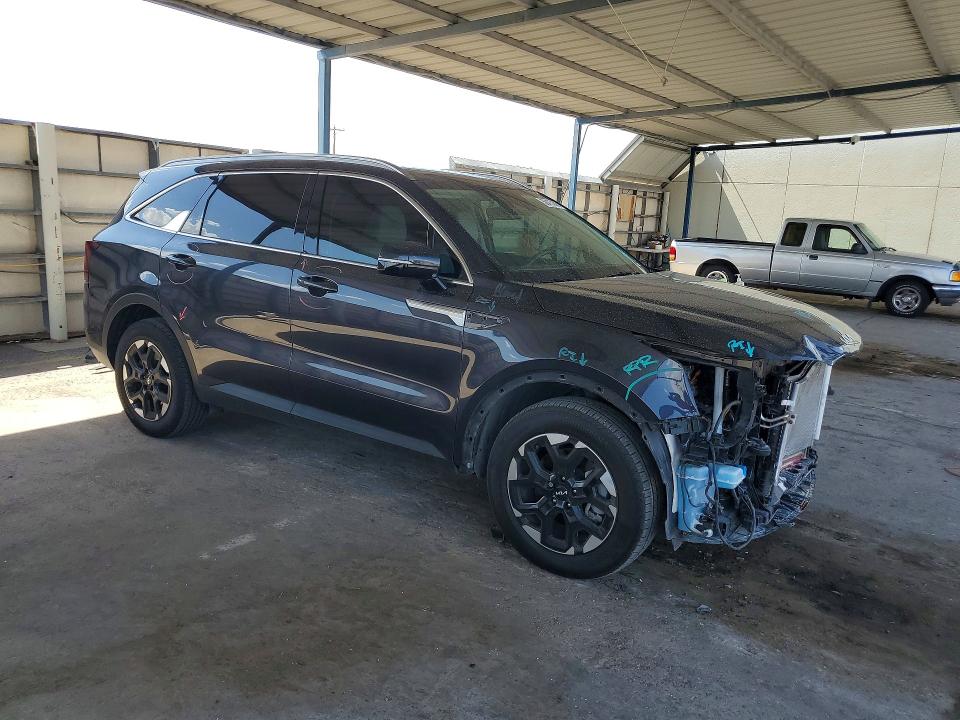 2025 Kia Sorento VIN 5XYRL4JC9SG346415 COPART salvage auction — FRONT END, TX - SALVAGE VEHICLE TITLE, sold $12,200 on 2026-08-28 (photo 4)