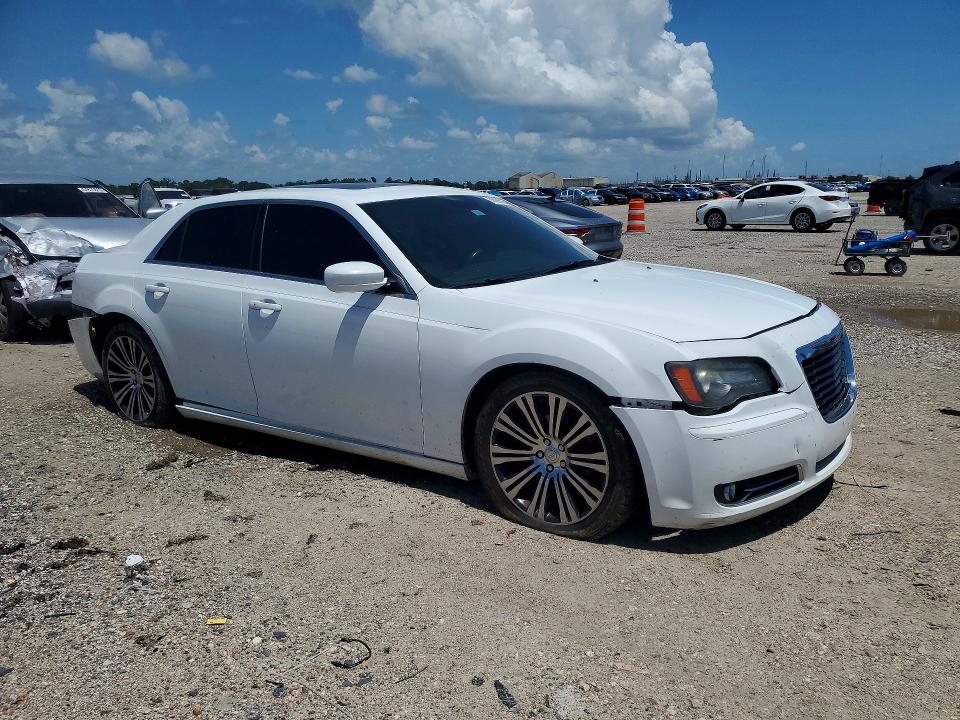 2013 Chrysler 300 VIN 2C3CCABG9DH732685 COPART salvage auction — REAR END, Tx - Salvage Vehicle Title, sold $800 on 2026-07-02 (photo 4)
