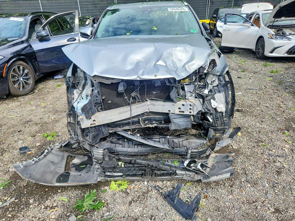 2017 Toyota VIN 5TDJZRFH1HS419267 COPART salvage auction — FRONT END, Md - Cert Of Salvage > 75% Damage, sold $4,050 on 2026-07-31 (photo 5)